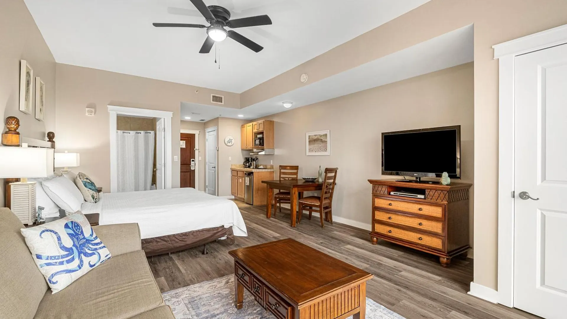 Origin 1313 - Studio King - Amazing Value - Cozy Unit By Beach Haven Vacation Rentals Panama City Beach USA